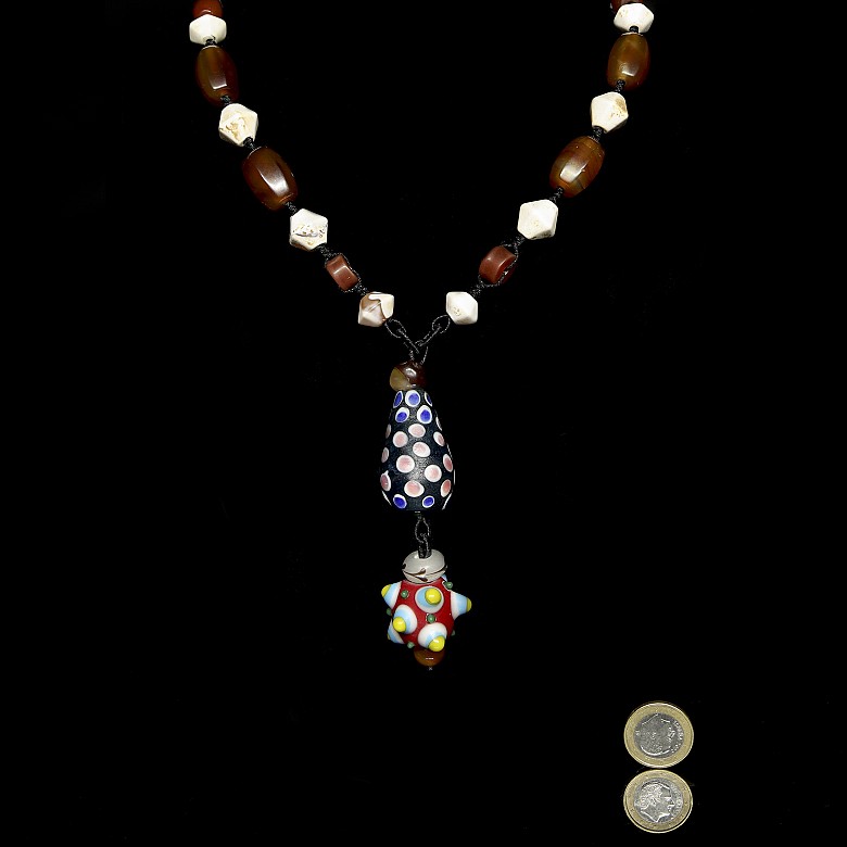 Liuli and agate bead necklace, 20th century