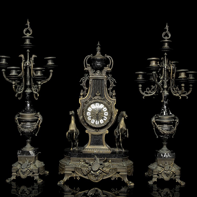 Bronze and marble clock with garnish, 20th century