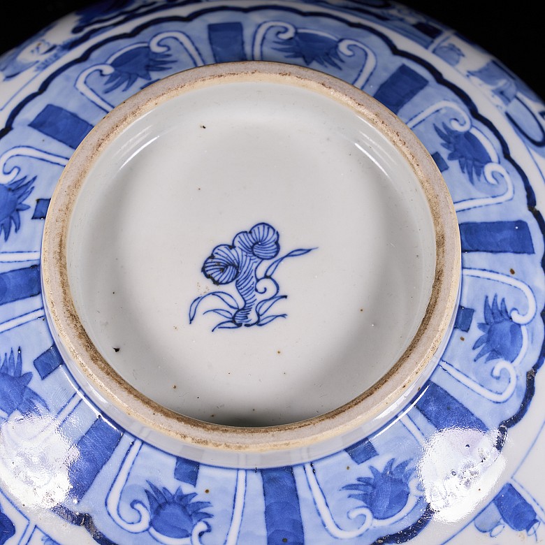 Porcelain bowl “Chinese Tale”, Qing Dynasty