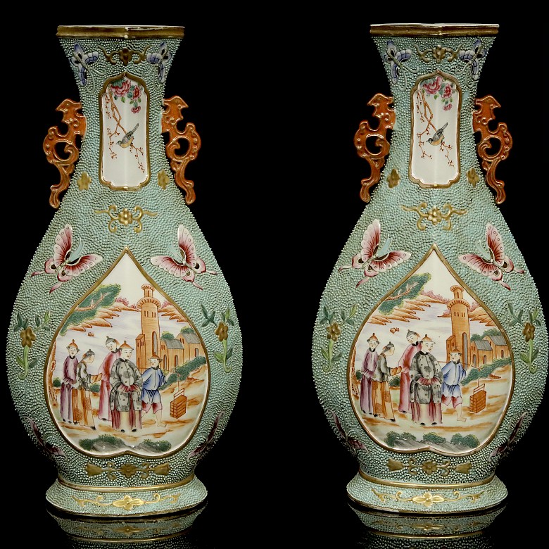 Pair of enameled vases, Qing dynasty