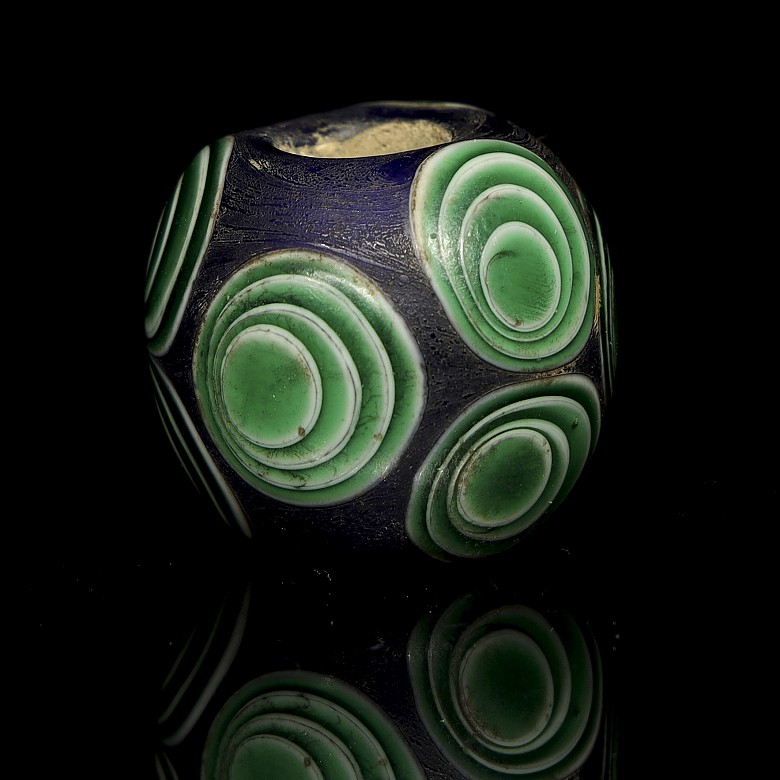 Blue and green enamel bead, Warring States period