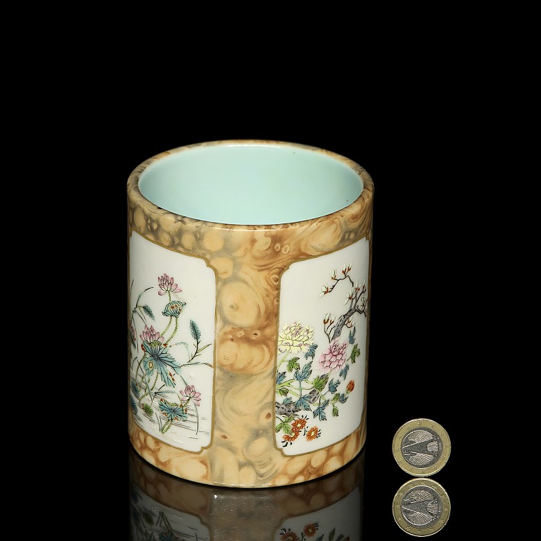 Porcelain Brush Pot ‘Flowers’, with Qianlong Seal