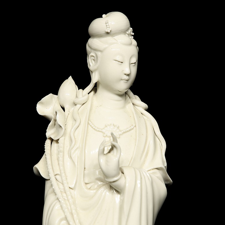 Porcelain figure ‘Guanyin’, 20th century