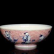 Glazed porcelain bowl ‘The Eight Immortals’, with Daoguang stamp