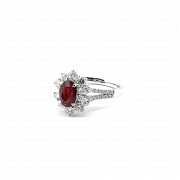 Ring, 18k white gold with 2.04ct natural ruby and diamonds