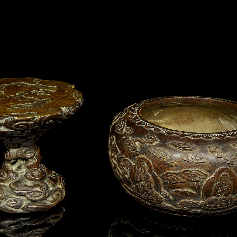 Carved wooden chenxiangmu ritual censer, Qing dynasty