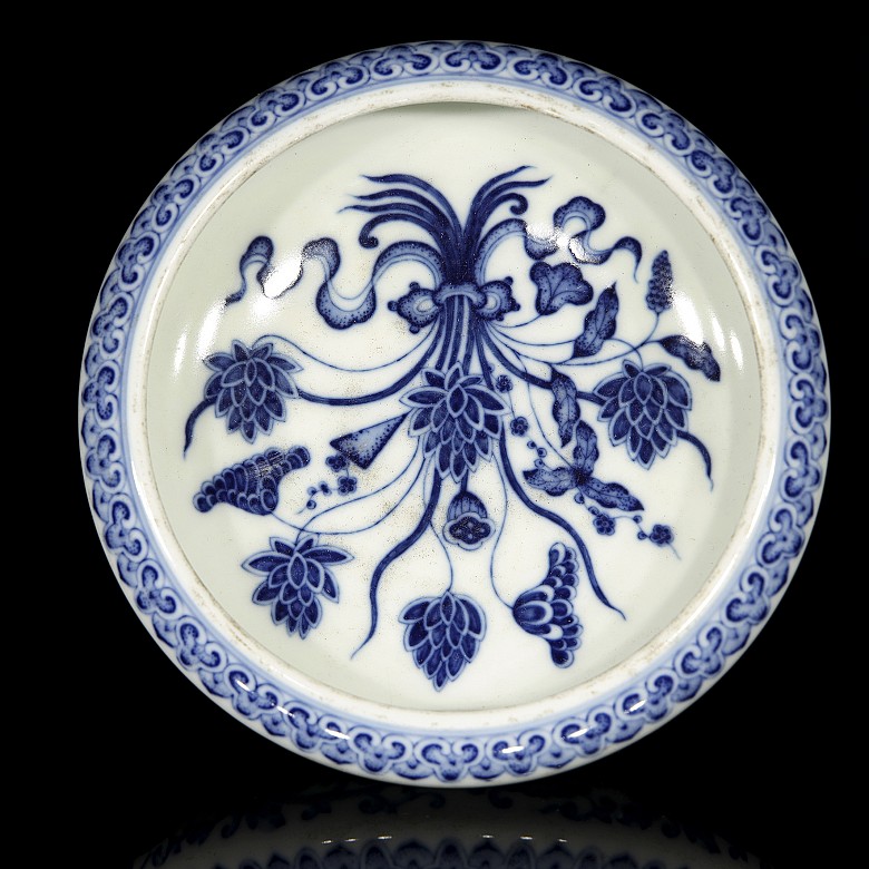 Porcelain inkwell, blue and white, 20th century