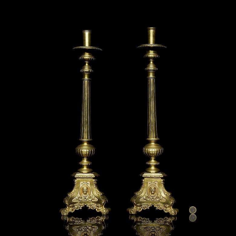 Pareja de candelabros de altar, s.XX