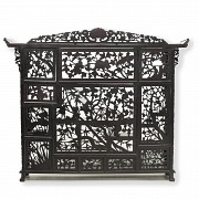 Chinese carved wooden bookshelf, 20th century