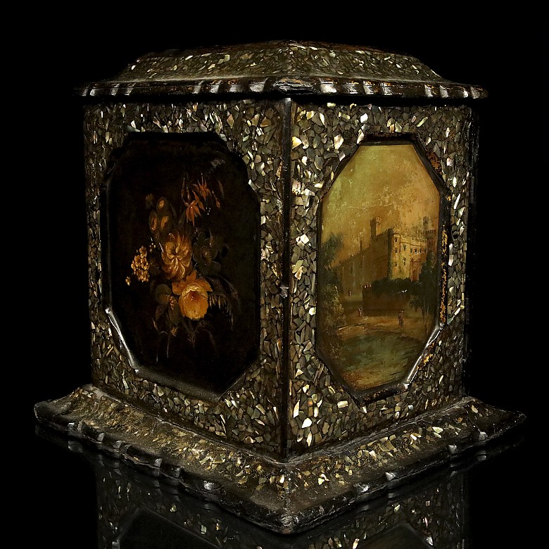 Jewelry box inlaid with mother-of-pearl, Asia, 19th century