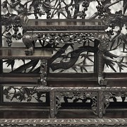 Chinese carved wooden bookshelf, 20th century