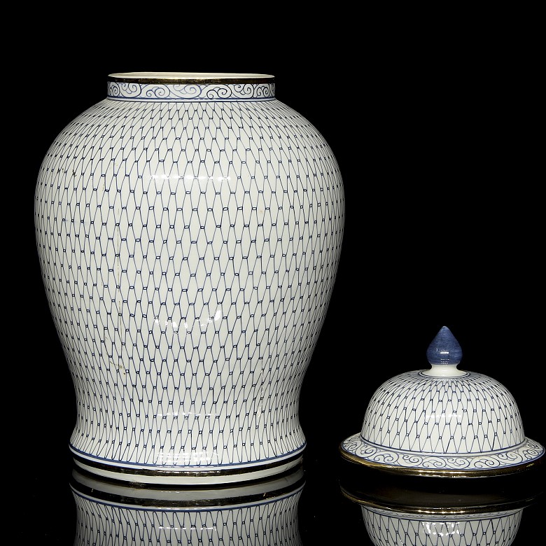 Tibor de porcelana azul y blanco, s.XX