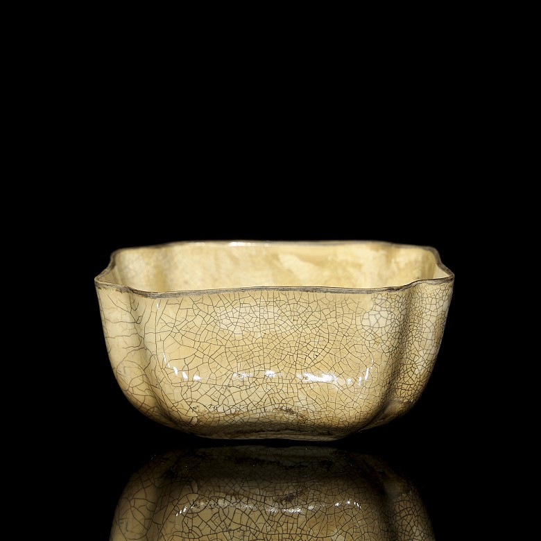 Glazed ceramic lobed bowl, Song style