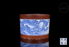 Blue-and-white porcelain ‘Landscape’ brush pot, Qing Dynasty