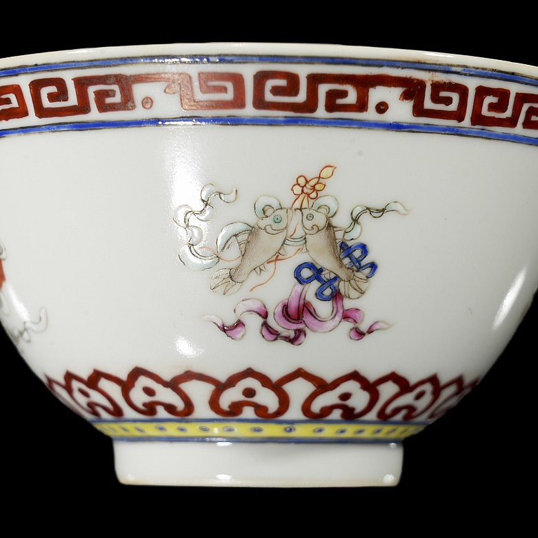 Porcelain cup, famille rose ‘Treasures’, Qing dynasty