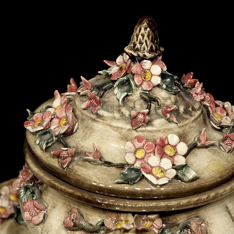 Capodimonte porcelain 