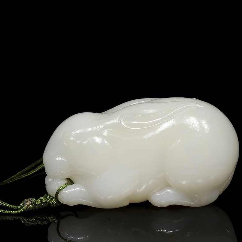 White jade pendant 