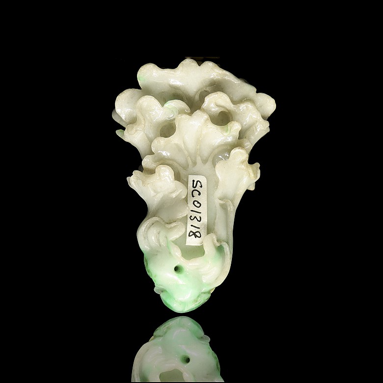 Natural jadeite necklace ‘Col’, Qing dynasty