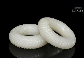 Two white jade pendants, Ming-Qing dynasty