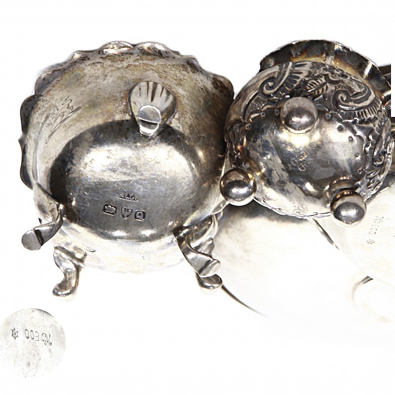 Five small objects of European silver, 20th century