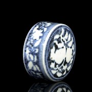 Chinese porcelain paperweight, 20th century