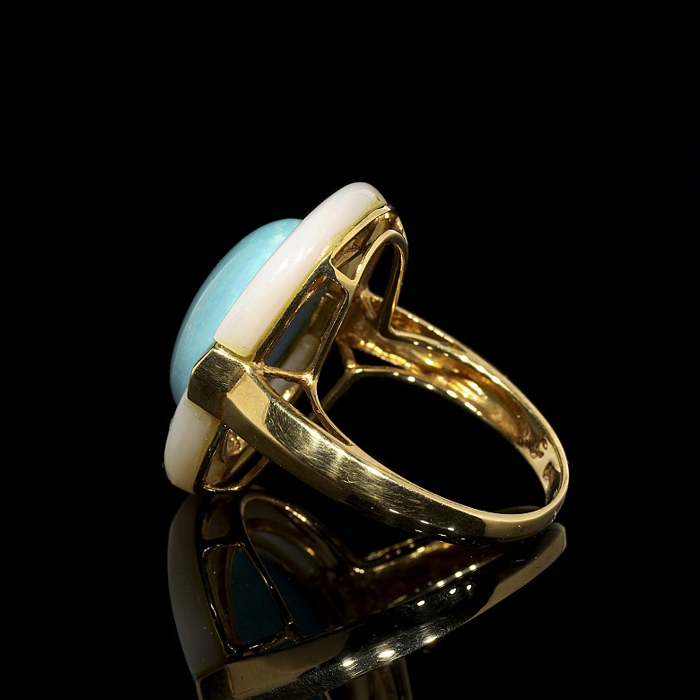 Anillo en oro amarillo 18 k con turquesa y nácar