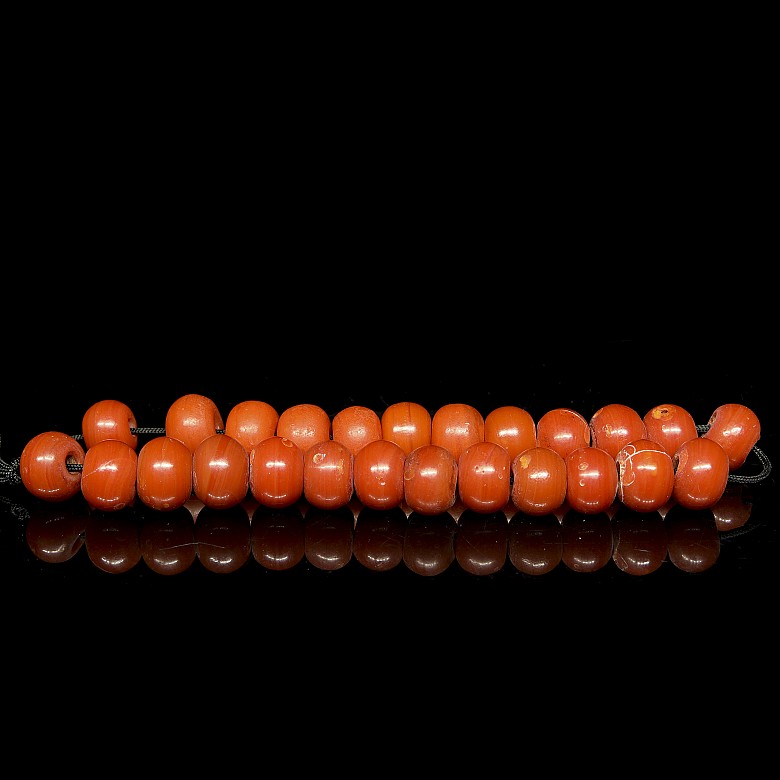 Red glass bead necklace, late Qing dynasty - 2