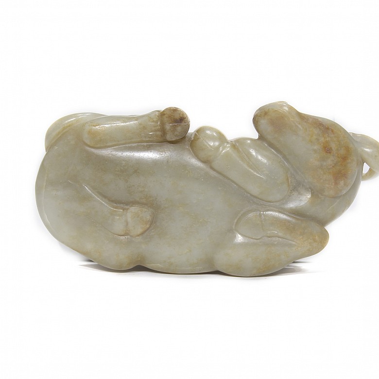 Carved jade bull, Qing dynasty.