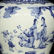 Blue and white porcelain tibor “Scenes in garden”, Qing Dynasty