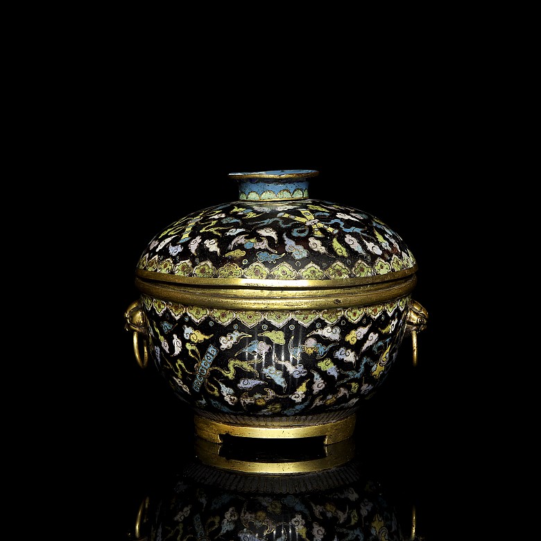 Cloisonné ‘Treasures’ lidded vessel, Qing dynasty