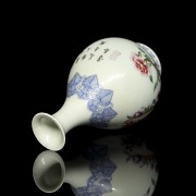 Small porcelain vase ‘Pheasants’, Yongzheng mark - 6