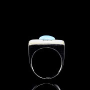 White gold ring with turquoise and mother-of-pearl