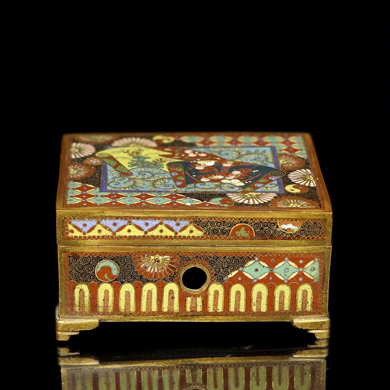 Small cloisonné box, Asia, 20th century