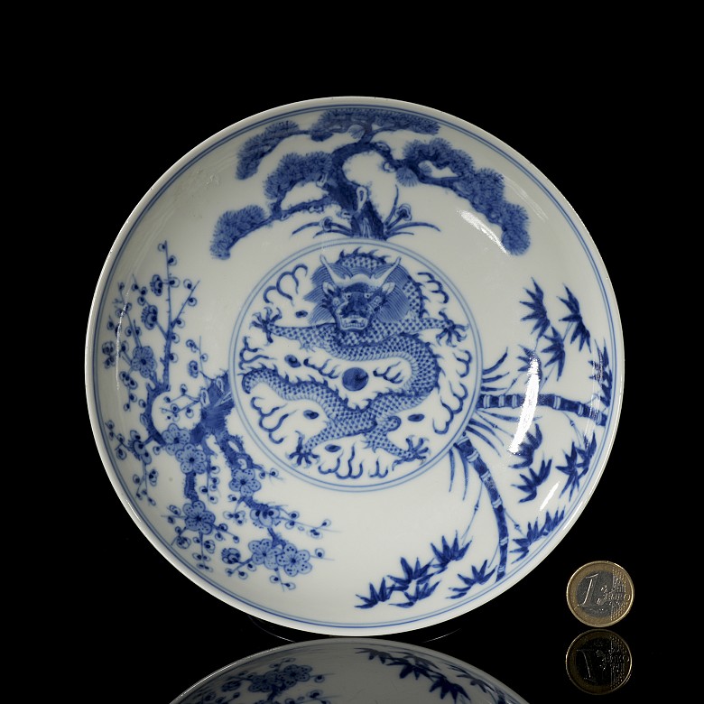 Glazed porcelain plate ‘The three friends of winter and dragon’, with Guangxu mark