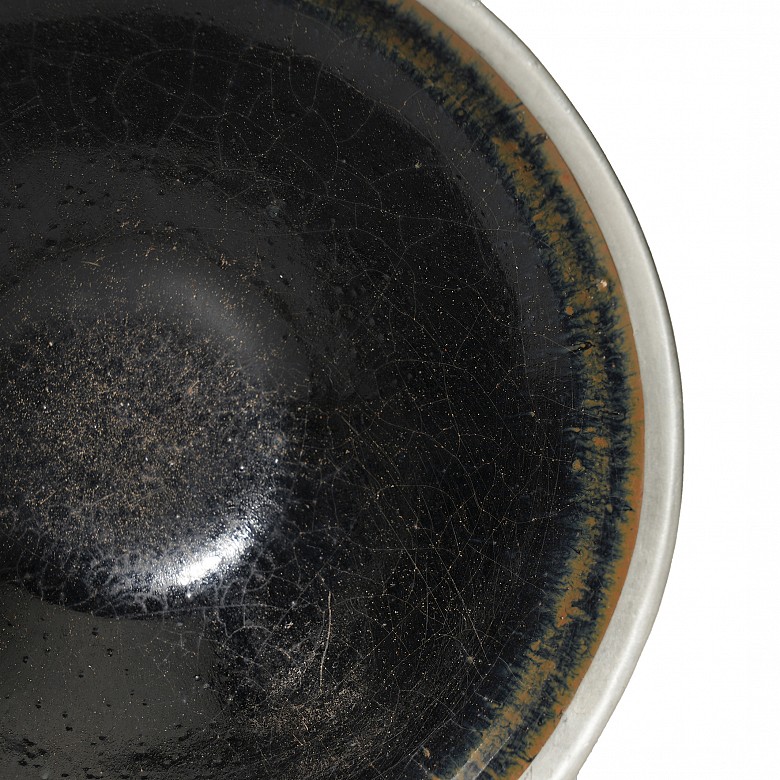 Glazed ware bowl with a silver rim, Song dynasty