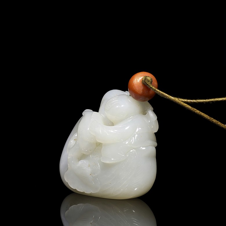 White jade pendant 