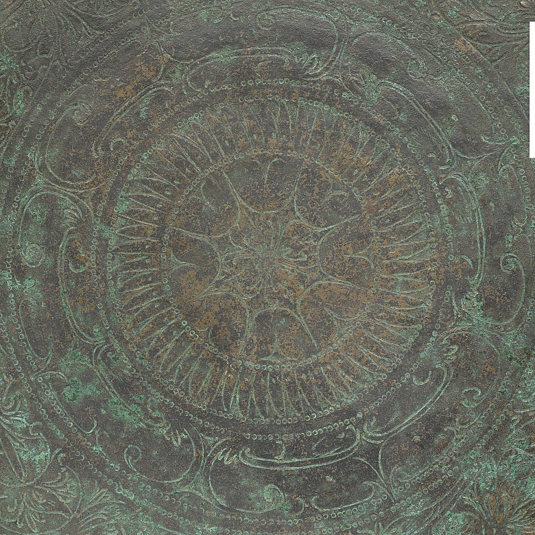 Large Indonesian copper tray, Talam, 19th - 20th centuries