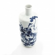 A chinese porcelain vase, blue and white, 20th century