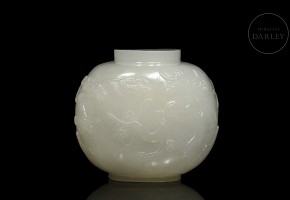 White jade snuff bottle ‘Landscape’, Qing Dynasty